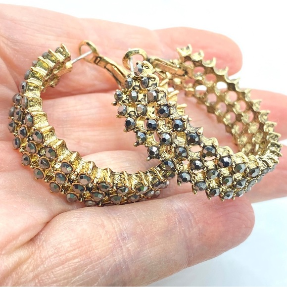 Hoop Earring Pierced Post Style Goldtone - Picture 7 of 7